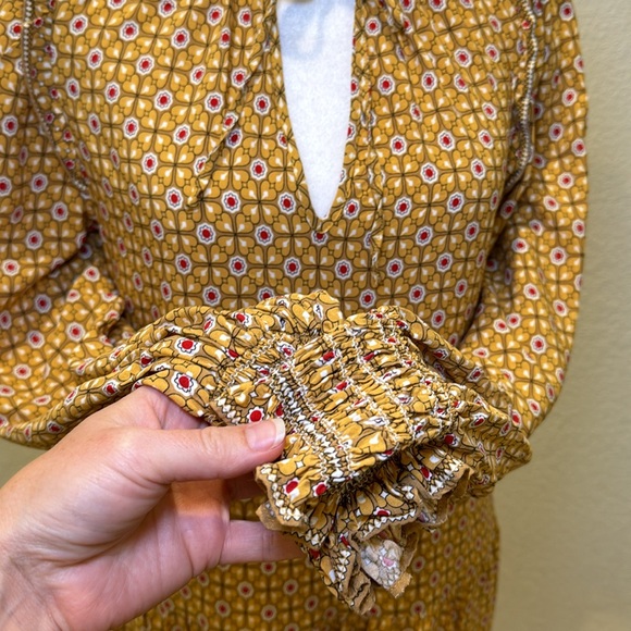 Max Studio Women’s Tiered V Neck Long Sleeve Floral Dress Size Medium - Picture 3 of 7